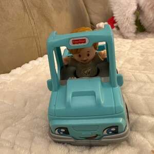 Fisher-Price Little People Help A Friend Teal Pick Up Truck with Girl Figure
